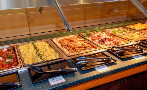 O’Reilly’s Rainforest Resort Buffet station.jpg
